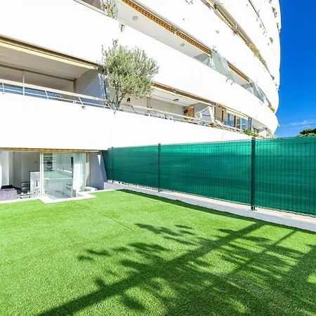 Lumineux Avec Exterieur Dans La Marina Baie Des Anges Villeneuve-Loubet